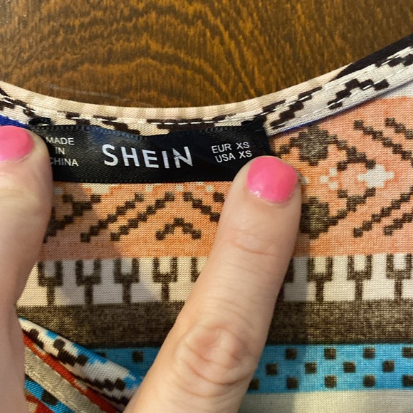Super cute SHEIN Aztec striped print stretchy scoop neck mini dress 😍😍😍 - Picture 5 of 10